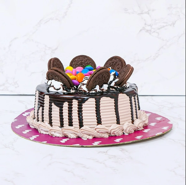 Delicious Oreo Gems Cake - 1 kg