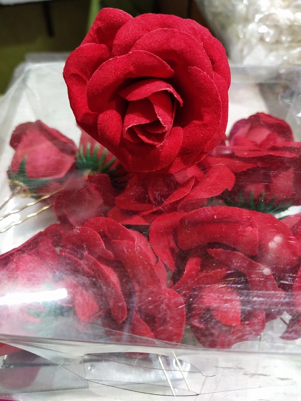Rose Pin - red