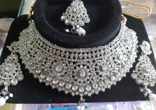 Dream Shades Antique stone necklace set - White, Free Size