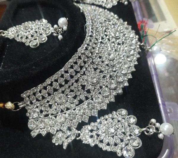 Dream Shades Antique stone necklace set - White, Free Size