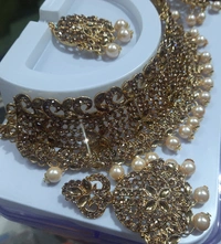 DreamShades Antique Crystals stone necklace set - White, Gold, Red, Free size