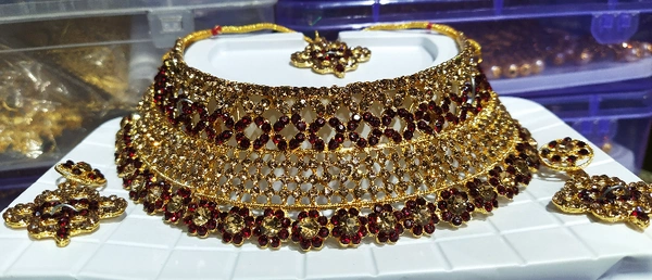 Dream Shades Red Choker Necklace - Red, Free