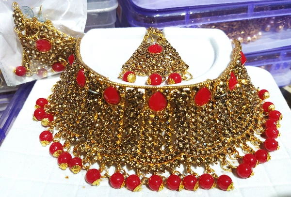 DS Red Choker Necklace - Red, Free