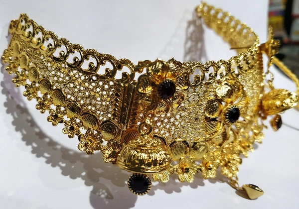 DS Gold Choker Necklace - Golden, Free