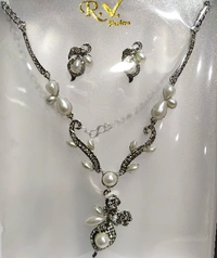 D S Antique Necklace - Silver, Free
