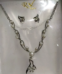 D S Antique Necklace - Silver, Free