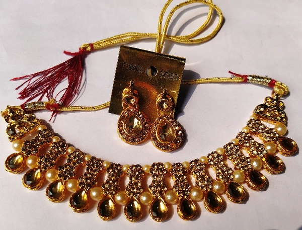 D S Antique Choker Necklace Set - Gold, Free