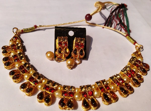 D S Antique Choker Necklace Set - Gold, Free