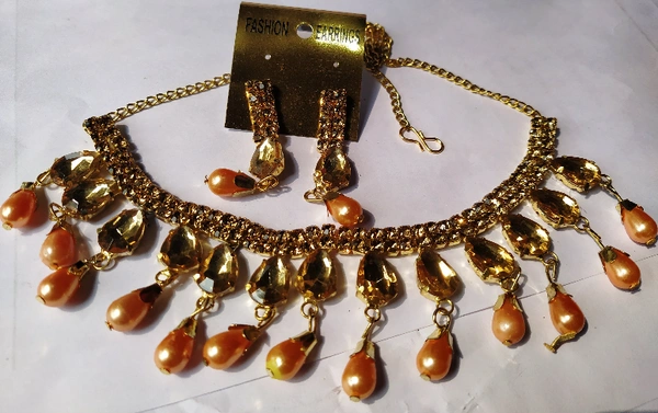 D S Antique Choker Necklace Set - Gold, Free