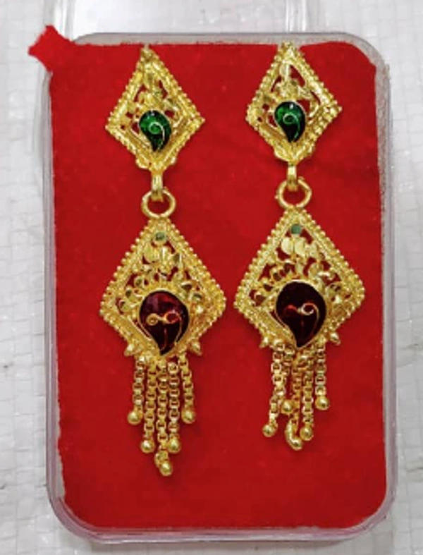 DS Gold-Plated Studs Stud Earring  - Golden, Free Sizes