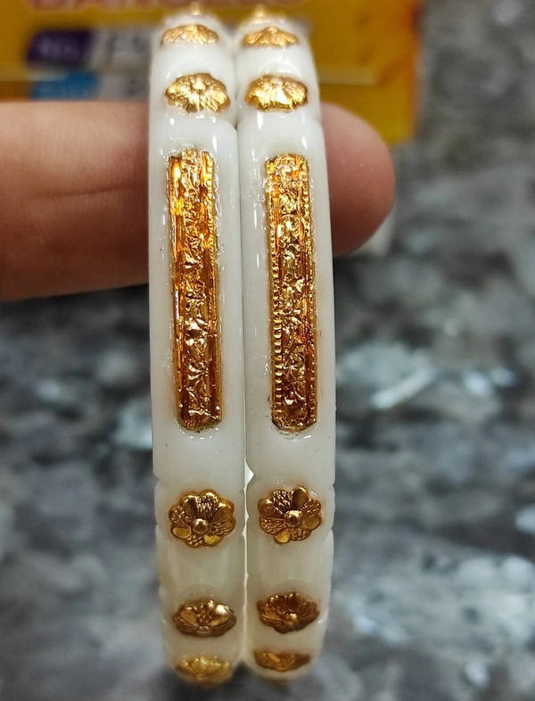 Gold Shakha bangle