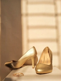 Mast & Harbour  Kitten Heels - Gold, EURO36/UK3