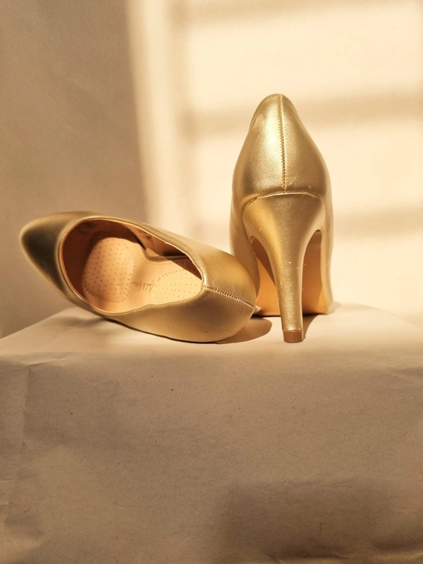 Mast & Harbour  Kitten Heels - Gold, EURO36/UK3