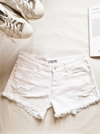 Pepe Jeans  Booty Shorts - White, 34 In (mid waist)