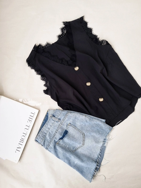 Urbanic  Lace  Top  - Black, L