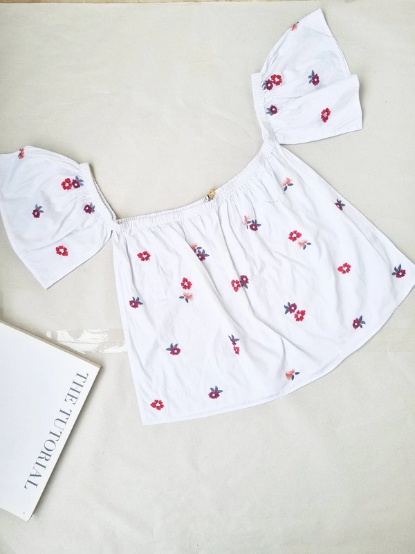 Ms. Taken By Kriti Sonan Floral Top - White, M