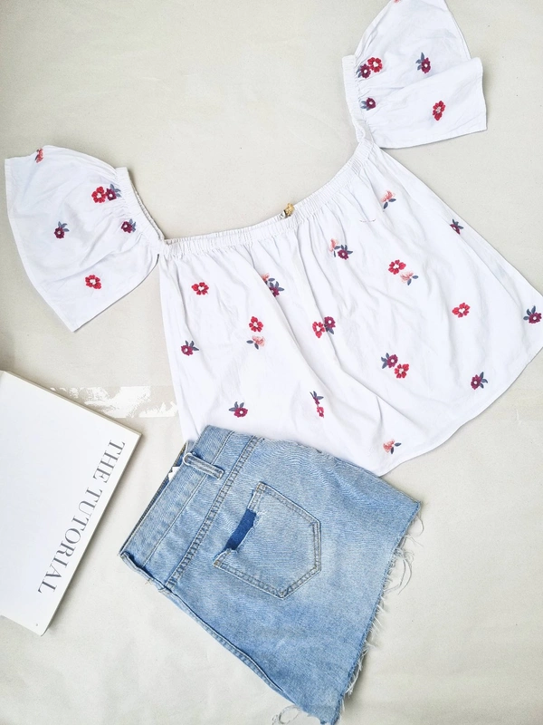 Ms. Taken By Kriti Sonan Floral Top - White, M