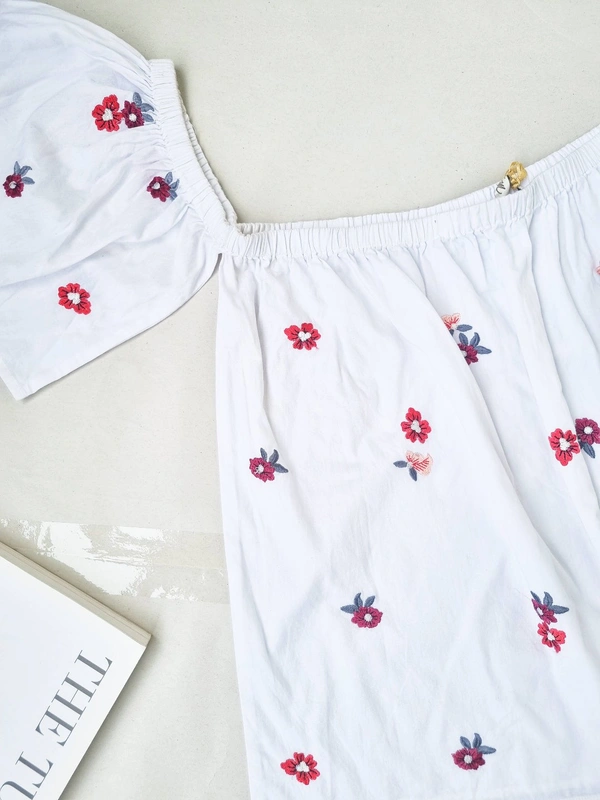 Ms. Taken By Kriti Sonan Floral Top - White, M