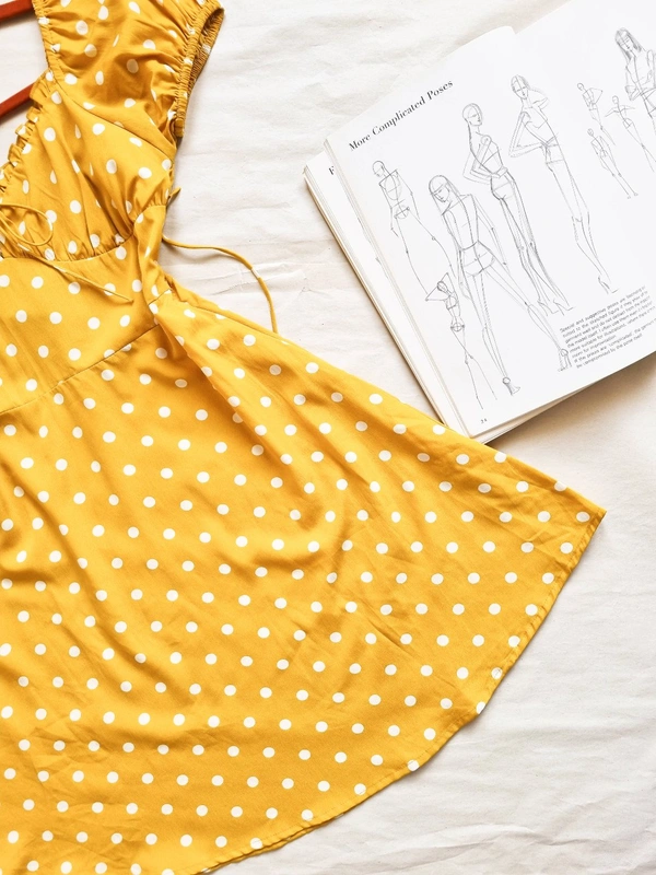 Berrylush  Sweetheart Neck Dress - Mustard, M