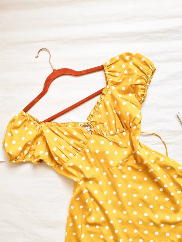 Berrylush  Sweetheart Neck Dress - Mustard, M