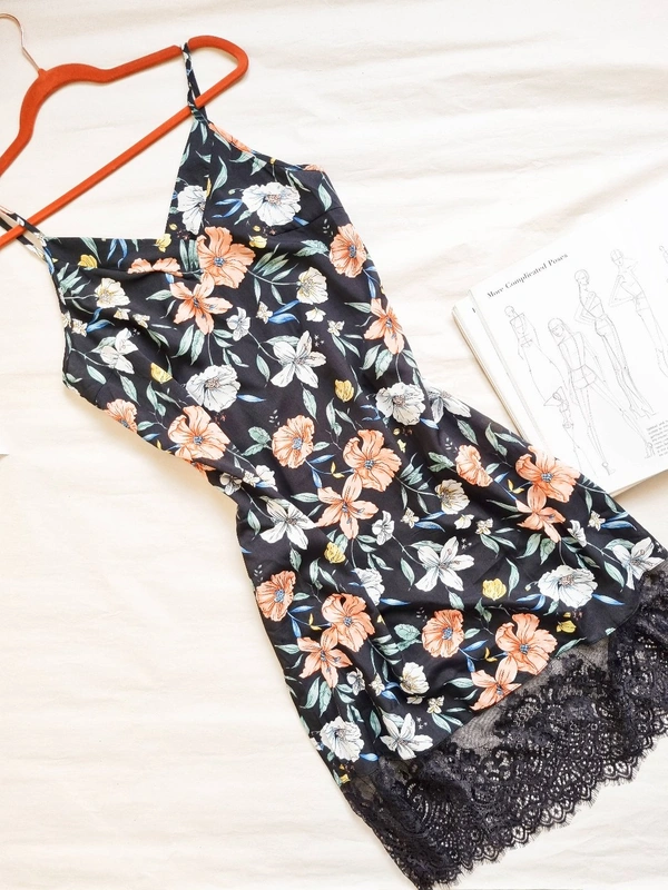 Urbanic  Floral Lace Dress - Black, M