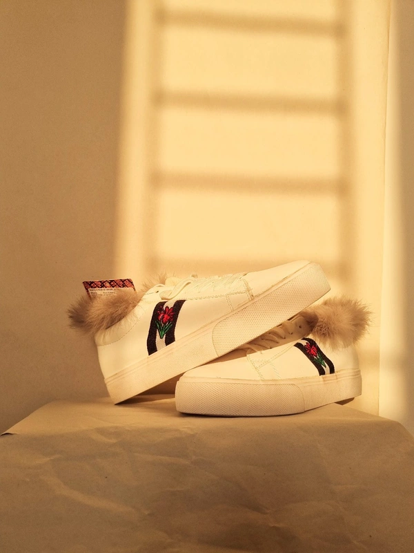 Kook N Keech Sneakers  - White, EURO36/UK3
