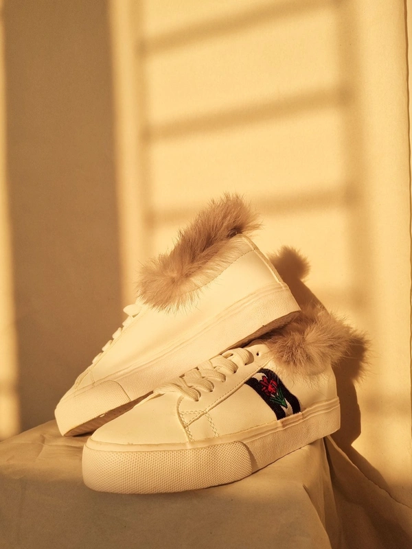 Kook N Keech Sneakers  - White, EURO36/UK3