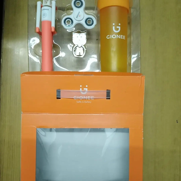 Gift 🎁 Pack  - Orange and white, ..
