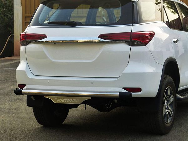 Toyota fortuner deals rear bumper protector