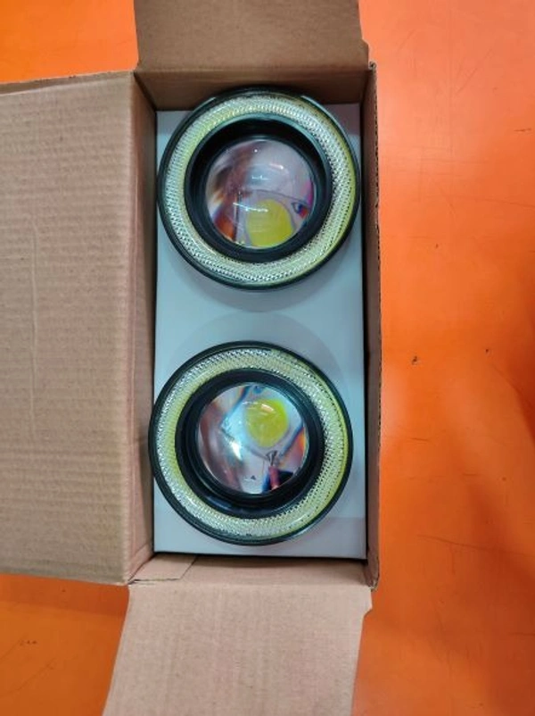 UNIVERSAL FOG LIGHT FOR CAR - FREE SIZE, BLACK/WHITE/BROWN, NEW, PLASTIC/GLASS