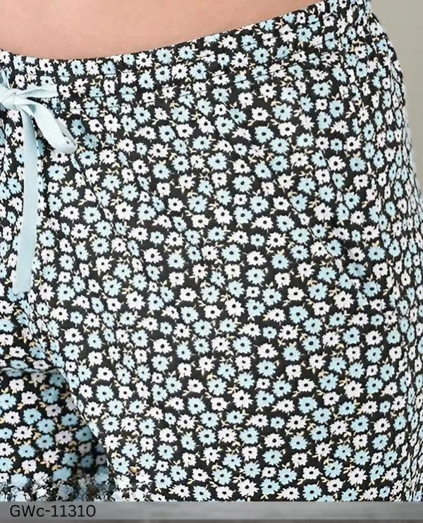 GWc-11310 Stylish Printed Women Shorts - 34