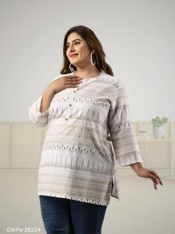 GWPa- 28104 Comfortable Plus Size Tunic for Women - M