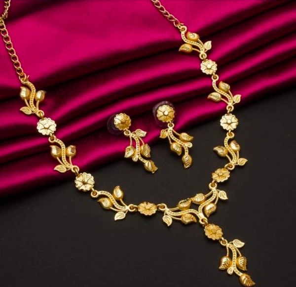 New Gold Style Necklace For Girls