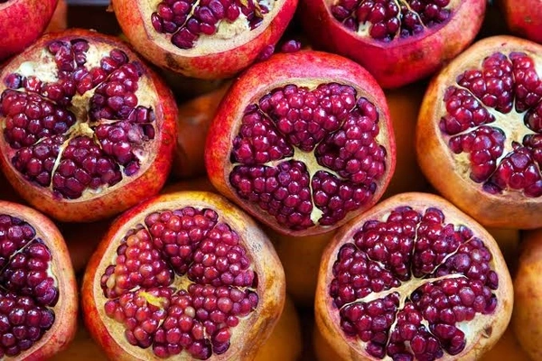 Pomegranate (Annar) - 1 Kg (Approx Weight), Next Day Delivery