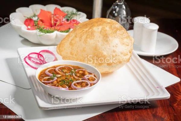 Chhola Bhatura