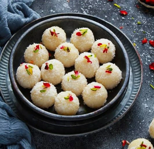 Nariyal Laddu