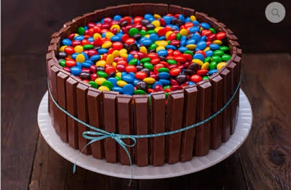 KitKat Cake