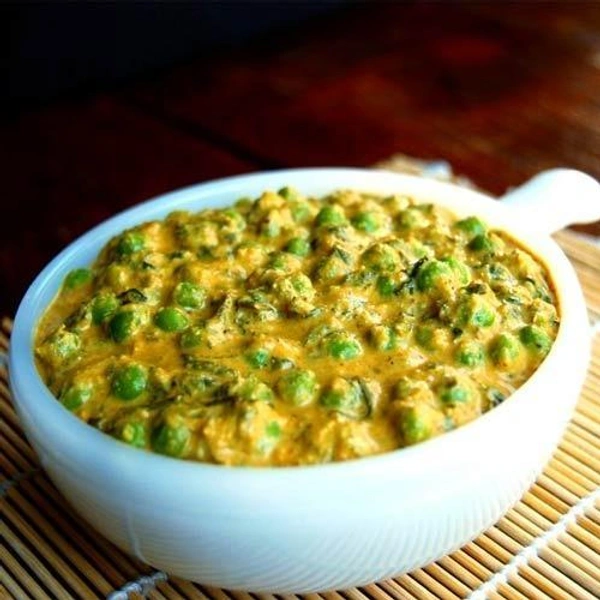 मेथी मलाई मटर