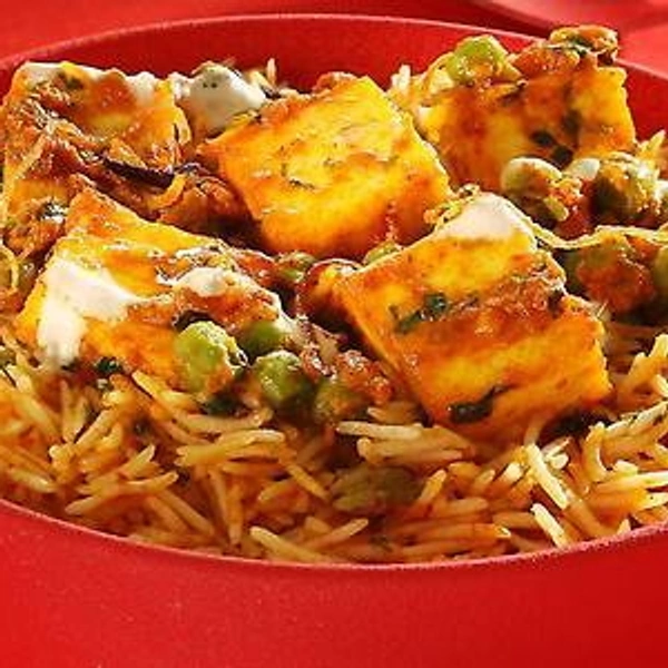 Hydrabadi Mutter Dam Biryani 