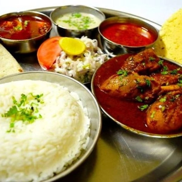 NONVEG THALI             Butter Chicken 2pice ,chicken Chili Dry, Butter Non 2pice, Jeera Rice, Salad ,Aachar ,papad 