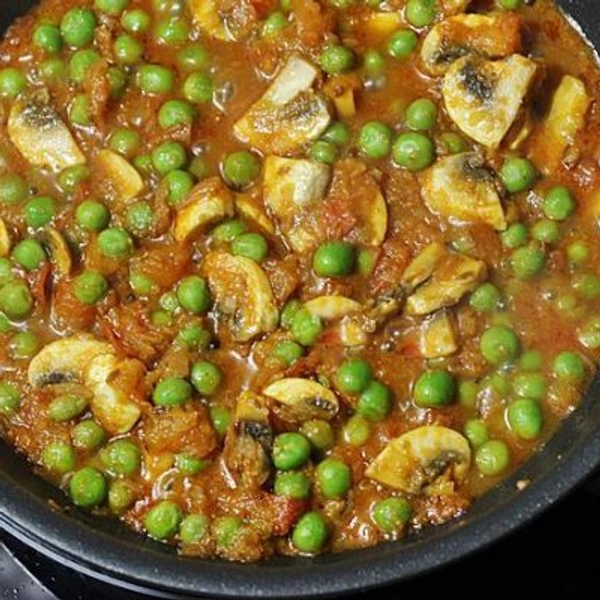 Mushroom Matar Gravy 