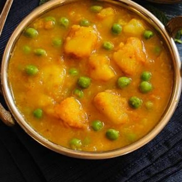 Aalu Matar Gravy 