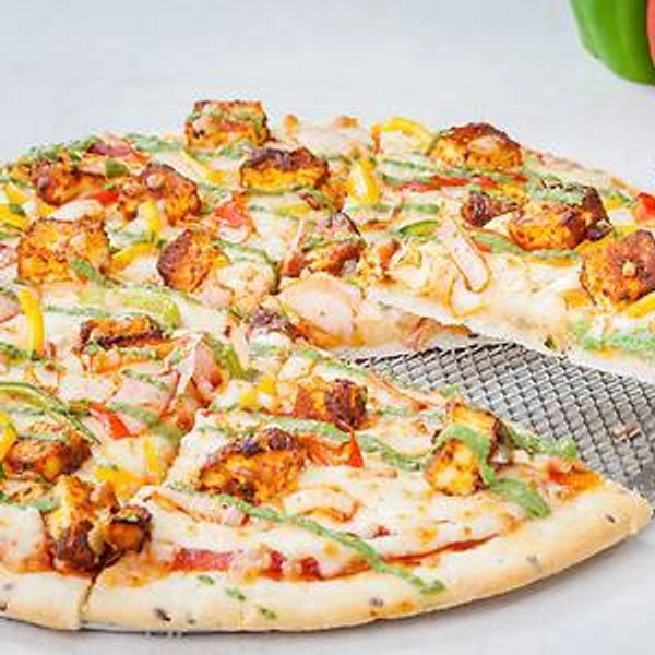 Tandoori Paneer Pizza