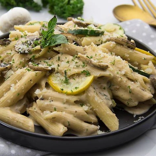 Bombodary   Pasta                       (Onion, Capsicum & cheese )