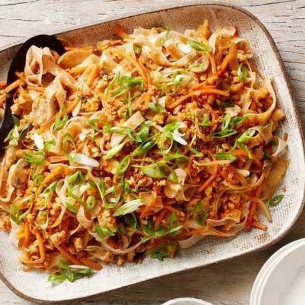 chicken schezwan fried noodles