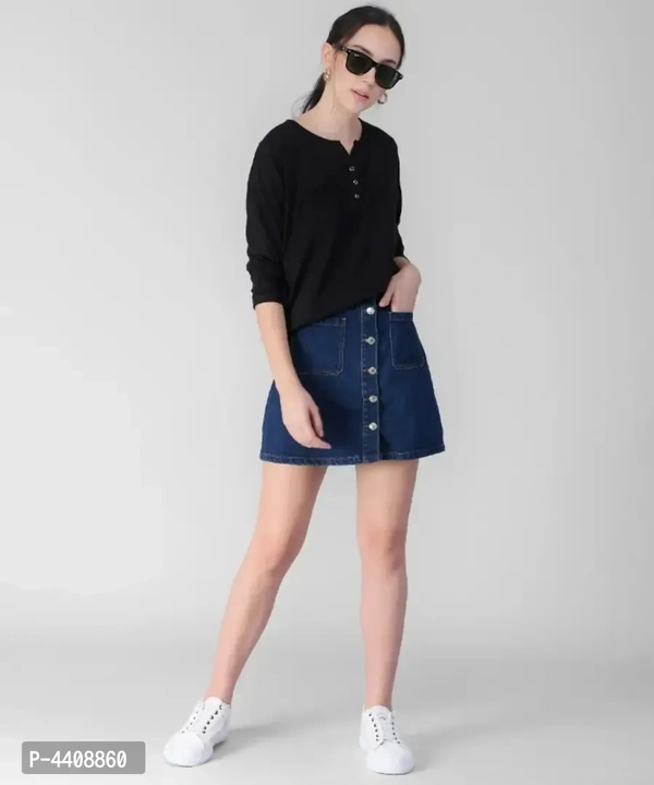 Elizy Women Black Button Plain TshirtSize:  - M