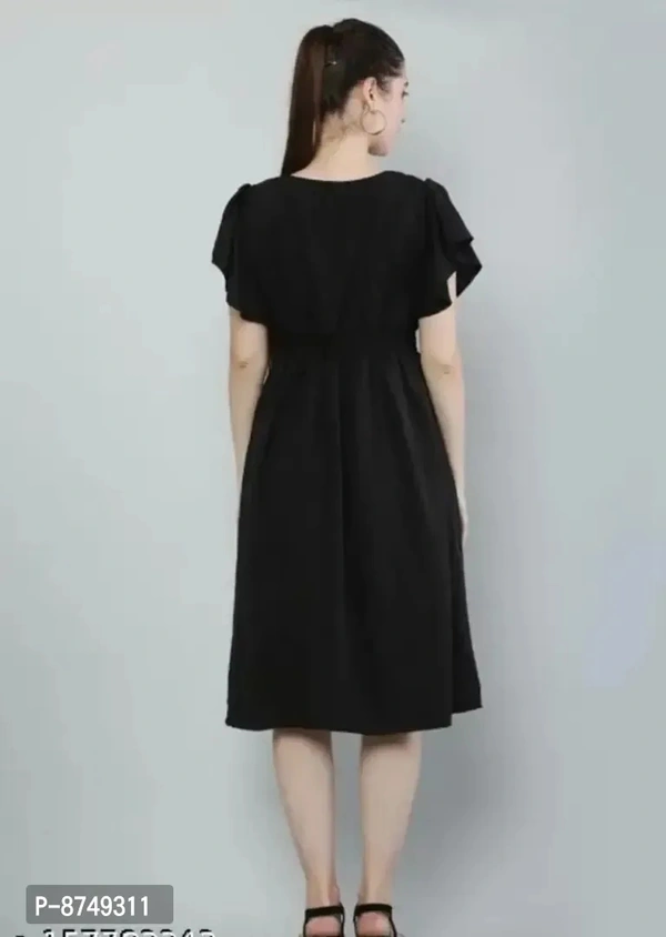BLACK NECK PLEATED DRESS