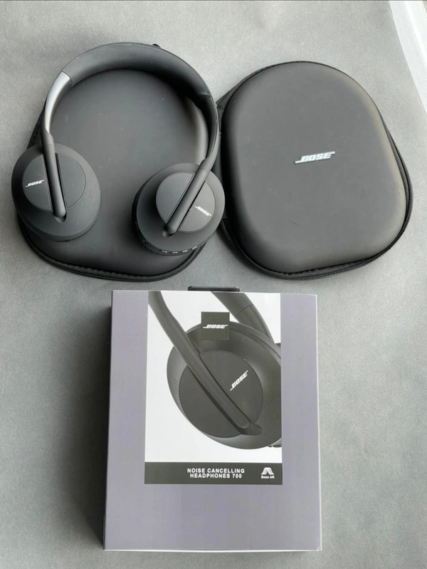 Bose 700 Model Headphone - Black