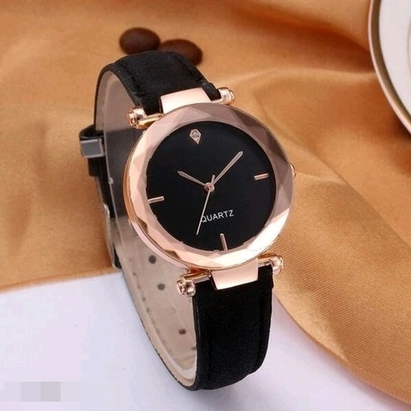 Stylish Leather Women's Analog Watch