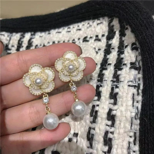 Arzonai New camellia  pearl flower earrings female Korean temperament French court style  earrings tide